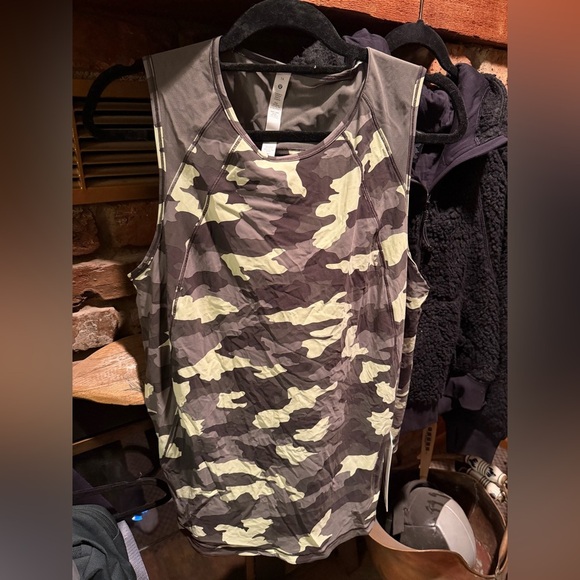 lululemon athletica Tops - Lululemon Camo Sculpt Tank size 14 (brand new with tags)